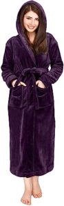 Read more about the article NY Threads Women Fleece Hooded Bathrobe – Plush Long Robe (Large, Plum)